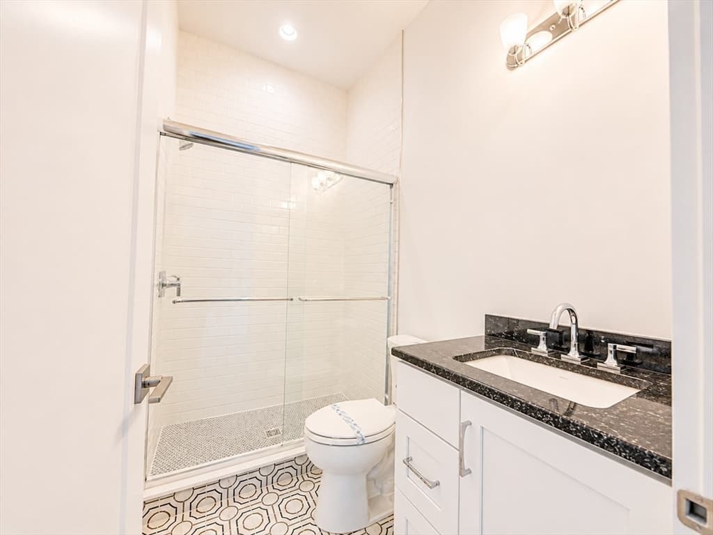 Condominium at 1 Juniper Ln # 1, Tyngsborough MA 01879, Tyngsborough, photo 24 of 41