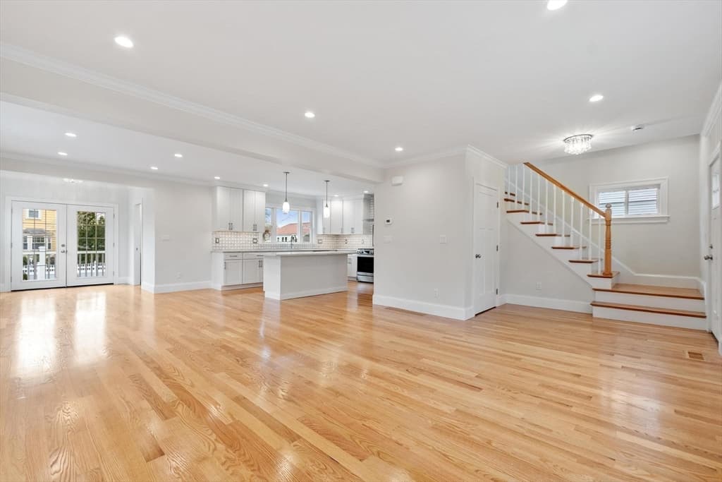 329 Warren, Waltham MA 02453 photo 6