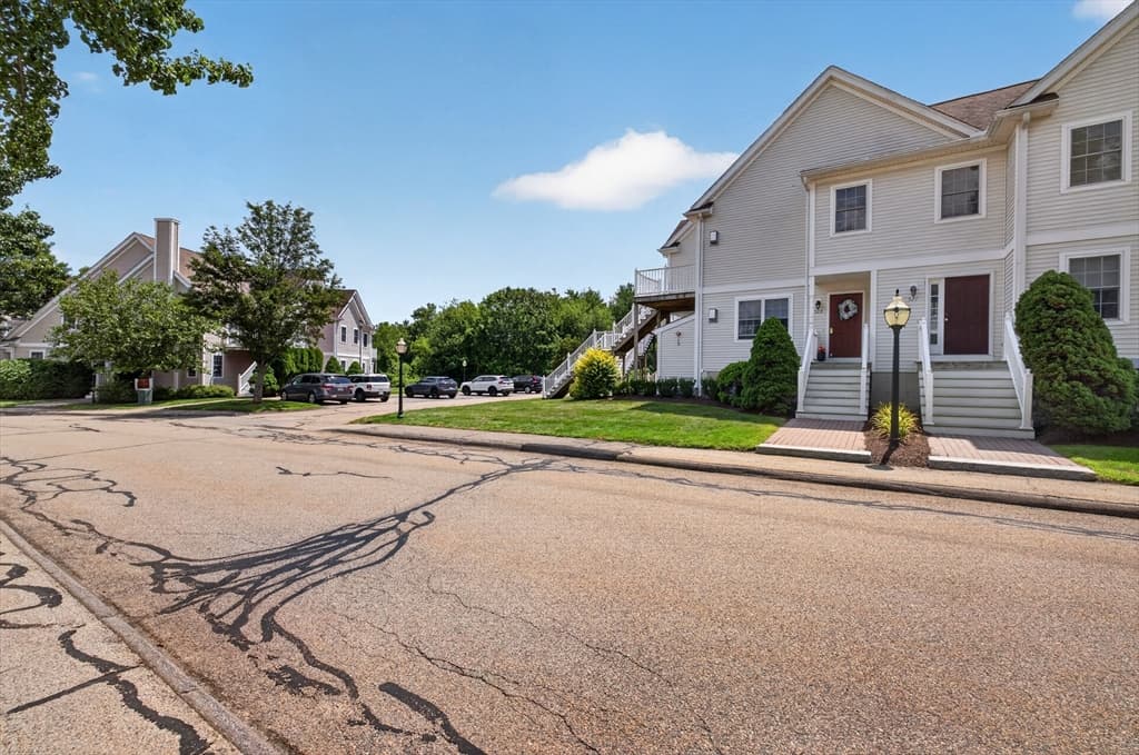 521 Hampton Way # 521, Abington MA 02351 photo 24