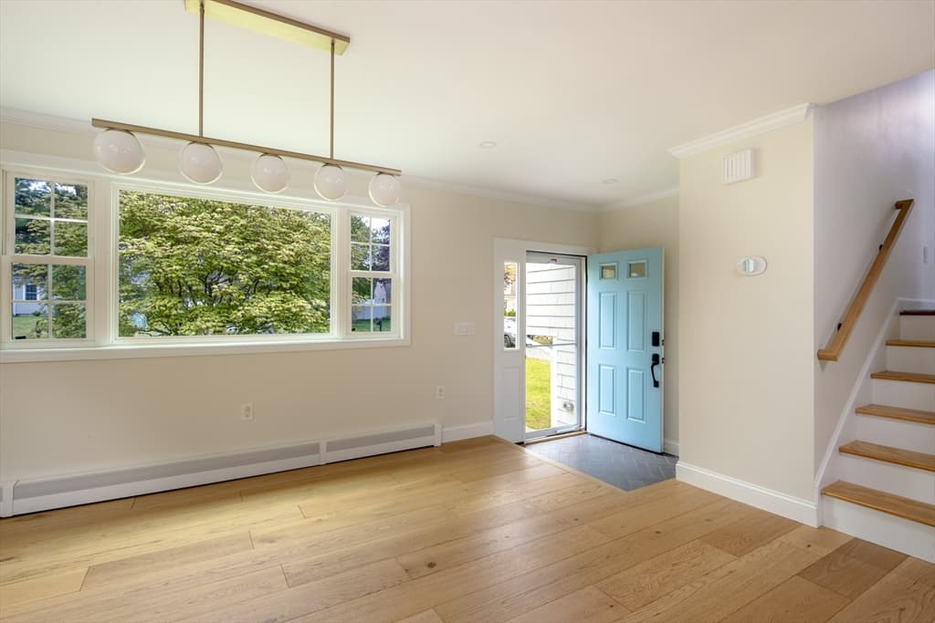 Single Family Residence at 10 Knollwood Dr, Mattapoisett MA 02739, photo 13 of 42