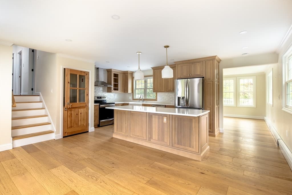 Single Family Residence at 10 Knollwood Dr, Mattapoisett MA 02739, photo 21 of 42
