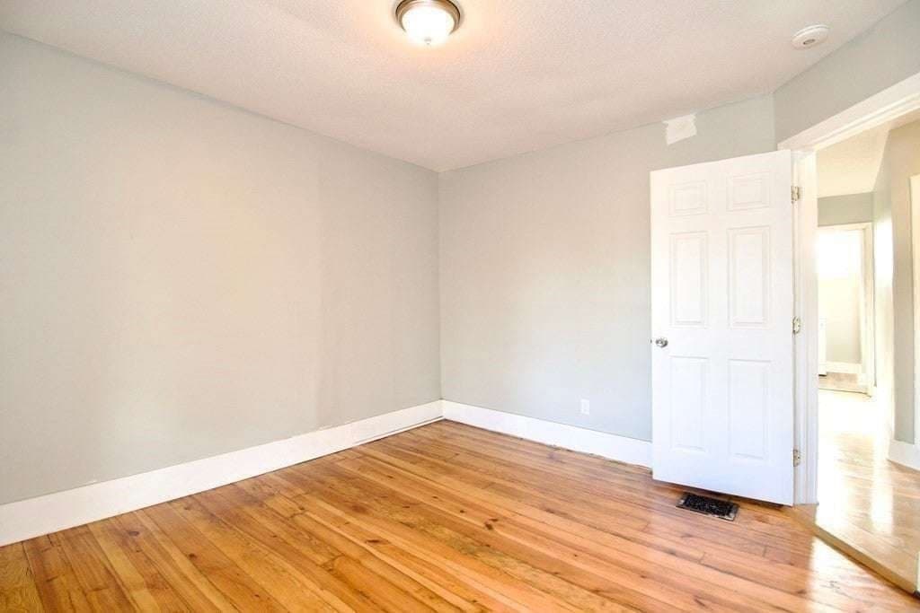 Single Family Residence at 20 Crosby St, Springfield MA 01105, Springfield, photo 7 of 13