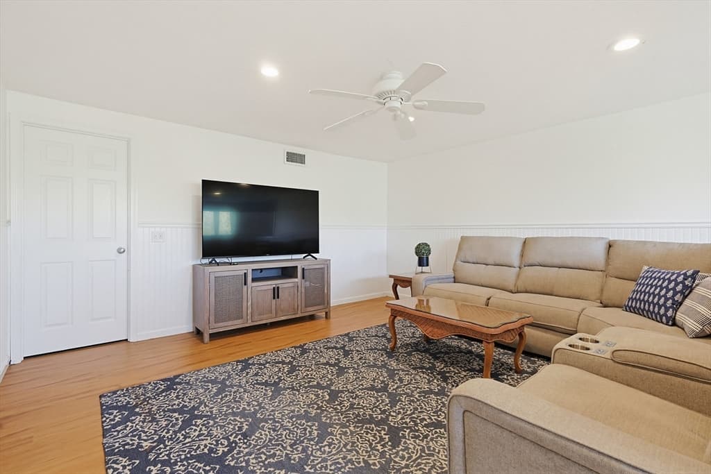 Condominium at 96 Cliffside Dr. # 96, Plymouth MA 02360, Plymouth, photo 24 of 39