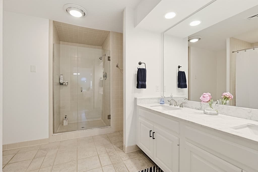 Condominium at 96 Cliffside Dr. # 96, Plymouth MA 02360, Plymouth, photo 15 of 39