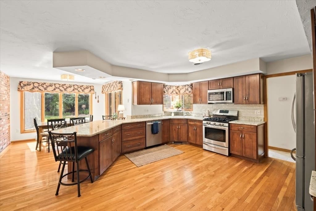 14 Fieldstone Ter, West Bridgewater MA 02379 photo 6
