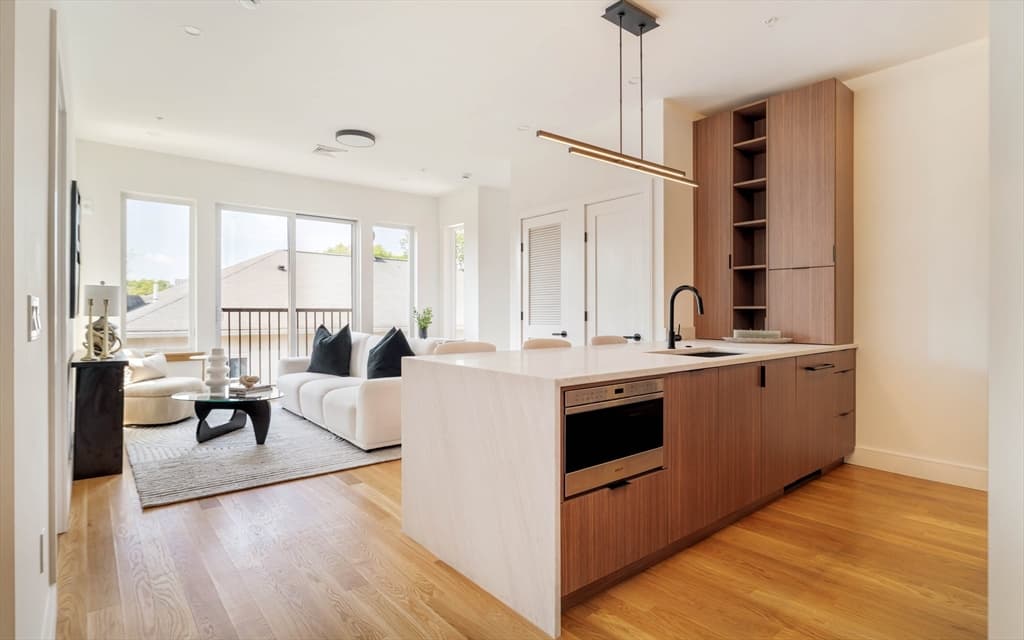 58 Kent # 403, Brookline MA 02445