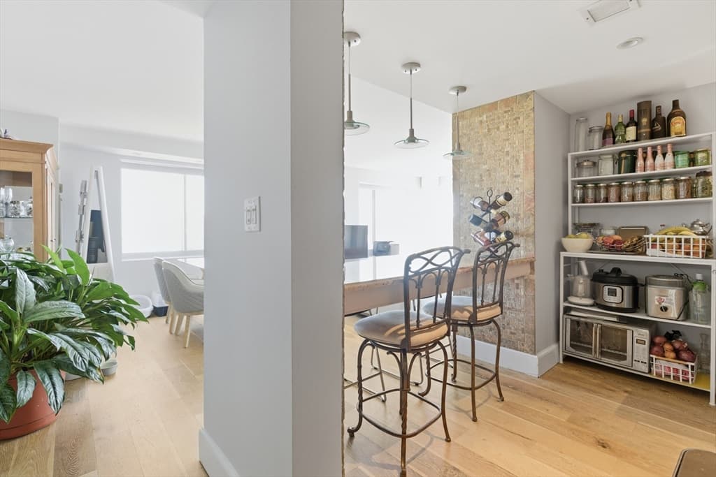 Condominium at 8-12 Museum Way # 1506, Cambridge MA 02141, Cambridge, photo 5 of 16