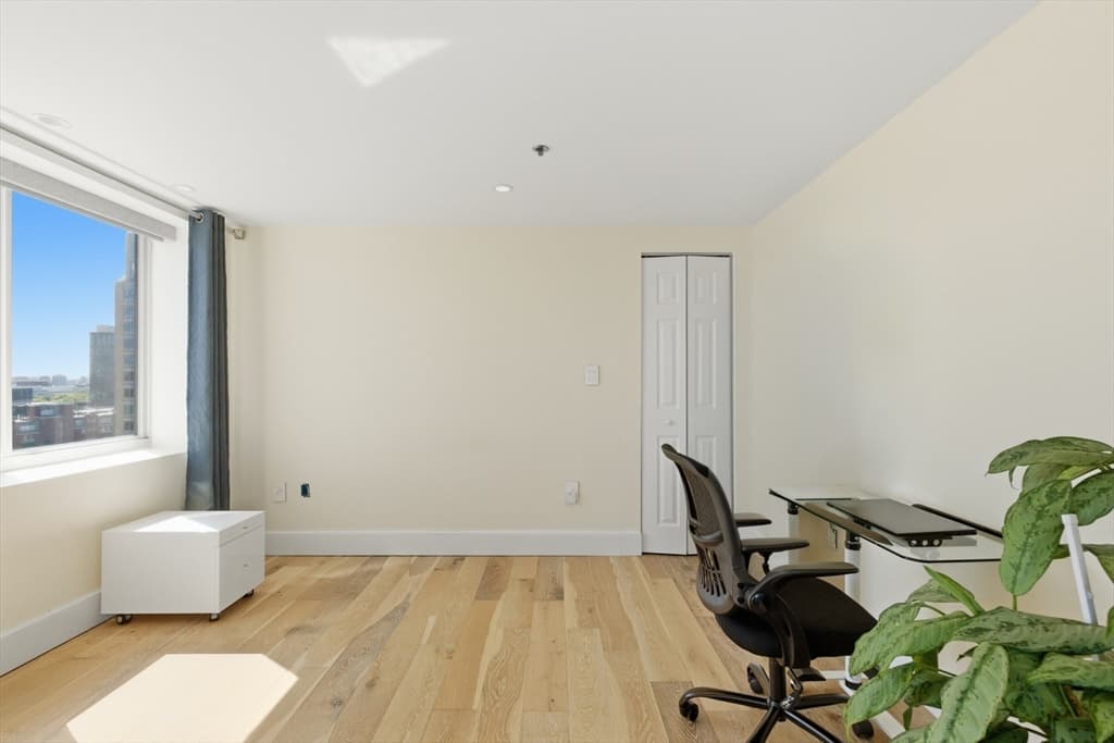 Condominium at 8-12 Museum Way # 1506, Cambridge MA 02141, Cambridge, photo 10 of 16