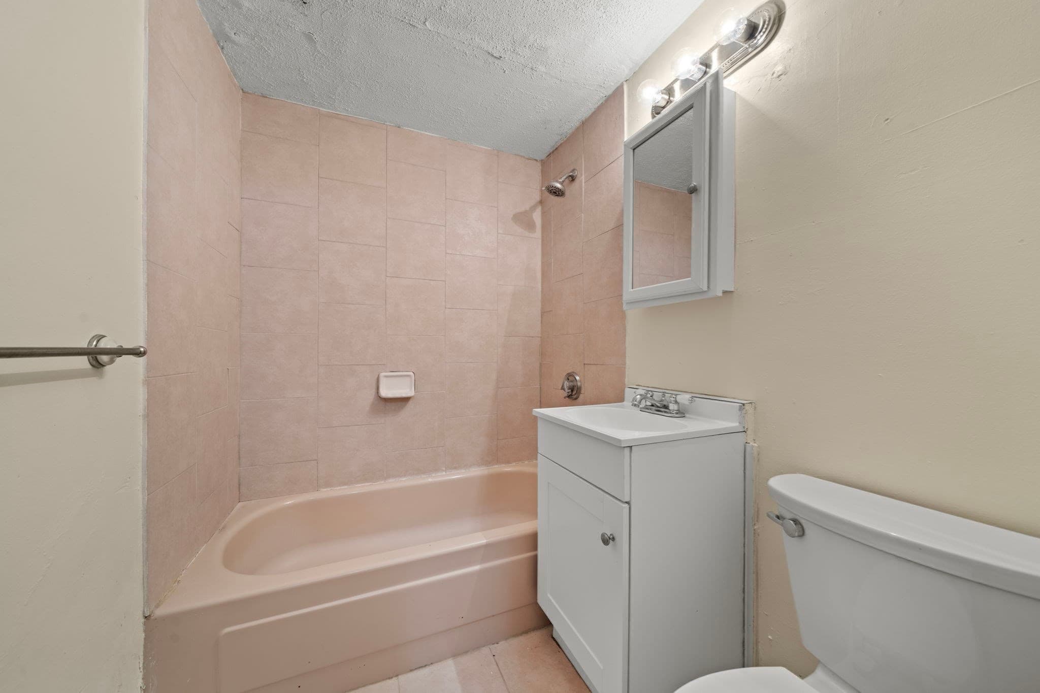 Condominium at 770 Cummins Hwy # 1, Boston MA 02126, Boston, photo 9 of 17