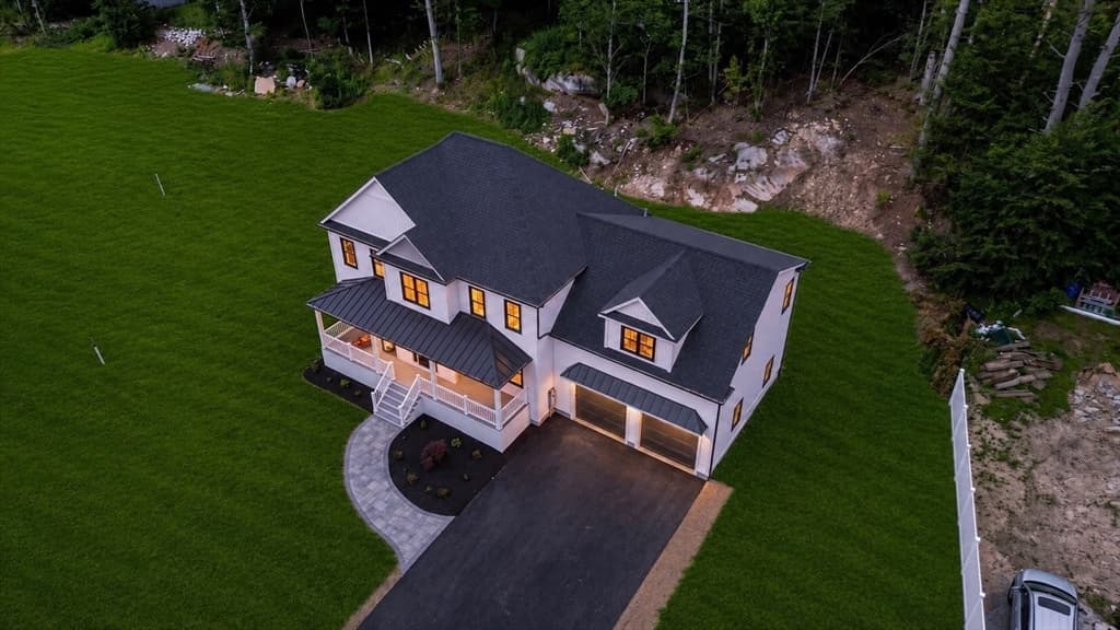 32 Mendon St, Upton MA 01568 photo 2