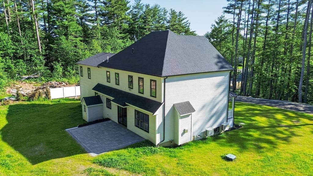 32 Mendon St, Upton MA 01568 photo 6