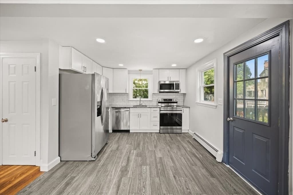 Single Family Residence at 15 Boyden Drive, Foxboro MA 02035, photo 14 of 40