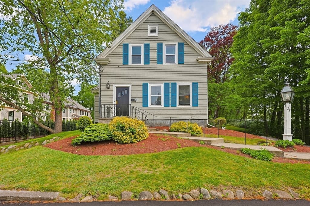 22 Sweetser St, Wakefield MA 01880