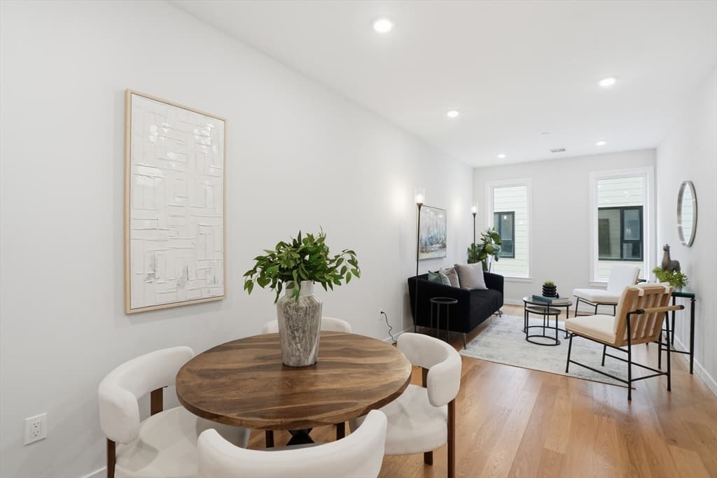 Condominium at 267 Old Colony # 311, Boston MA 02127, Boston, photo 8 of 41