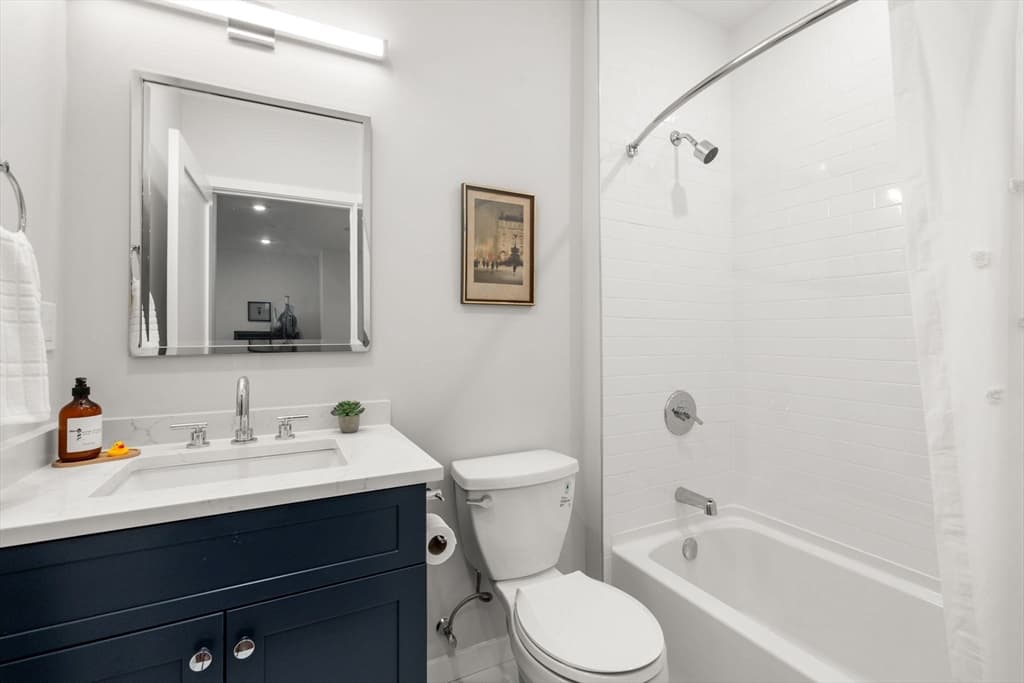 Condominium at 267 Old Colony # 510, Boston MA 02127, Boston, photo 16 of 28