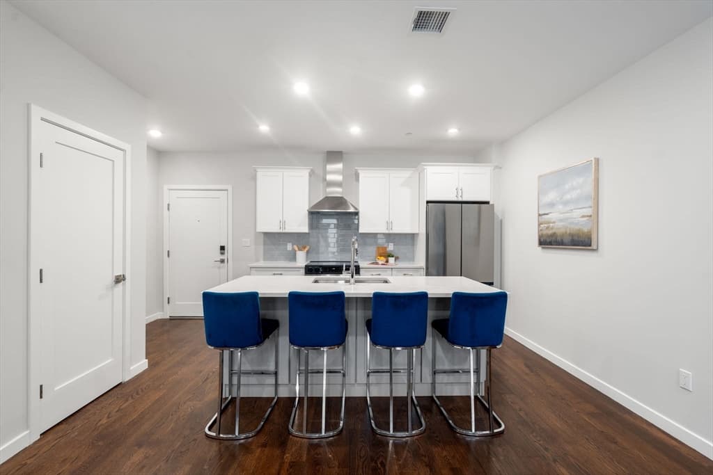 Condominium at 267 Old Colony # 510, Boston MA 02127, Boston, photo 5 of 28