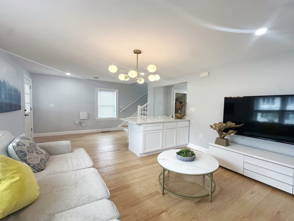 Condominium at 28 Arnold St # 28, Quincy MA 02169, photo 6 of 21