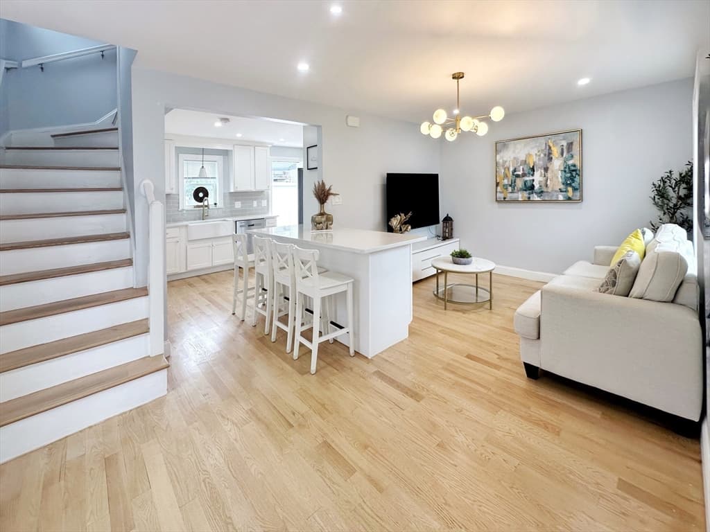 Condominium at 28 Arnold St # 28, Quincy MA 02169, photo 4 of 21