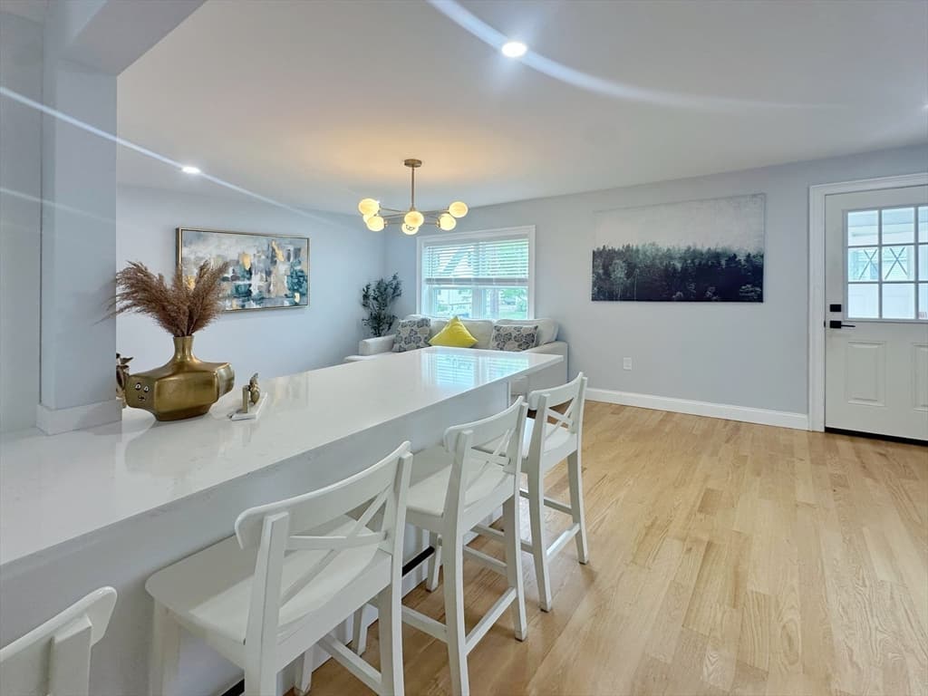 Condominium at 28 Arnold St # 28, Quincy MA 02169, photo 8 of 21