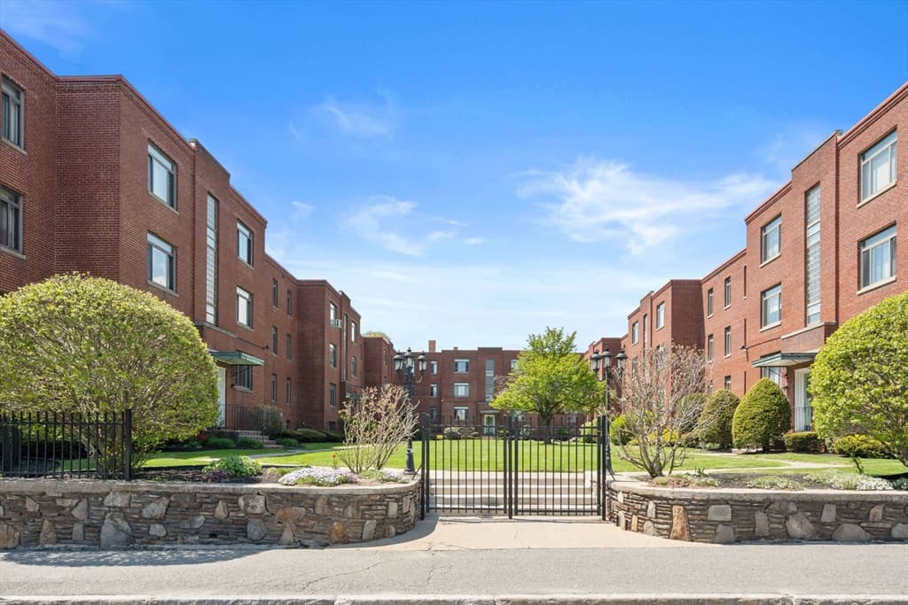 10 Ashland St # 2L, Worcester MA 01609 photo 3