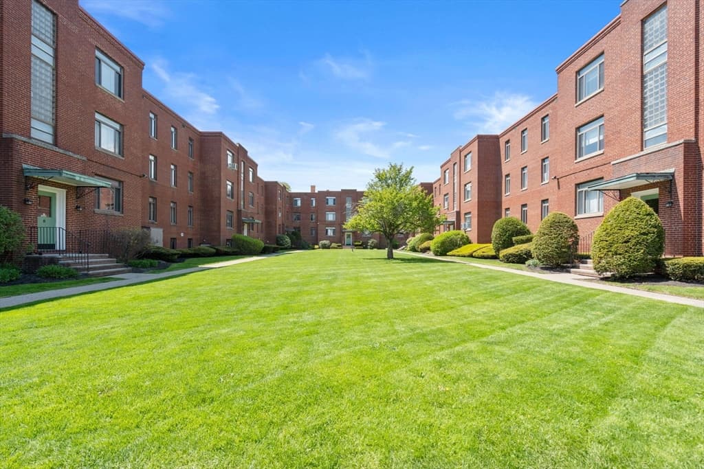 10 Ashland St # 2L, Worcester MA 01609