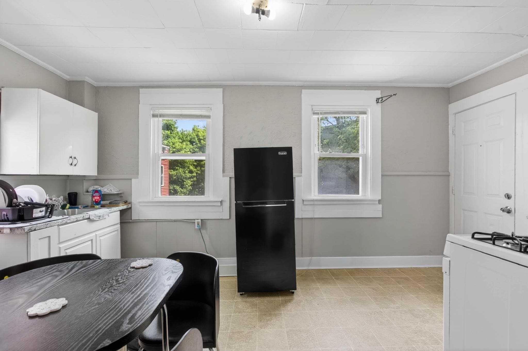 3 Family at 80-82 Laurel St, Fitchburg MA 01420, photo 16 of 38
