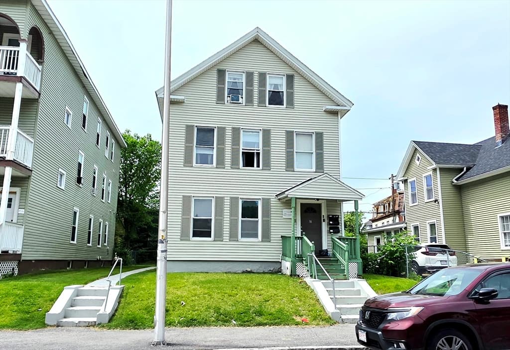 16 Bellevue St, Worcester MA 01609 photo 2