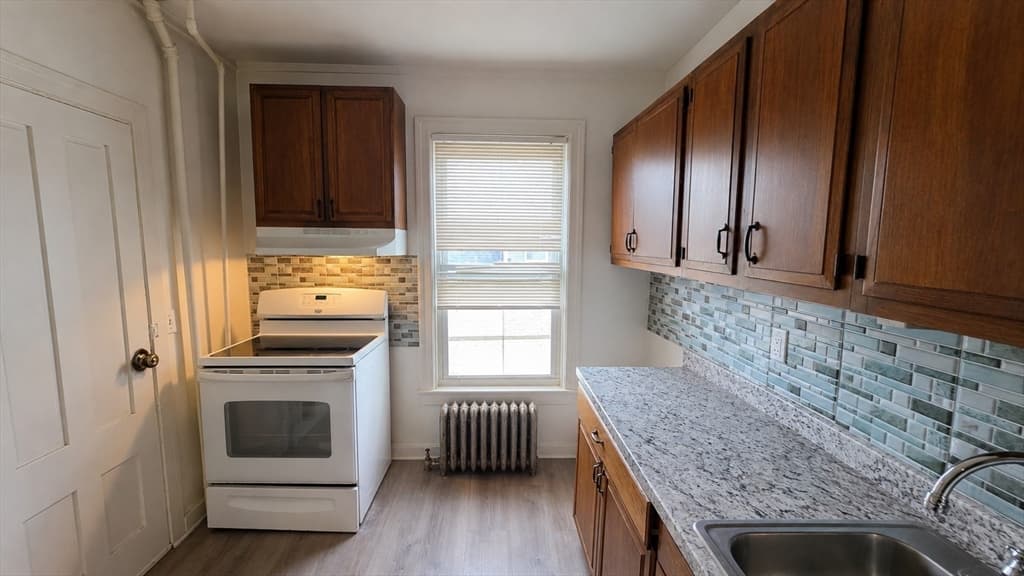 16 Bellevue St, Worcester MA 01609 photo 11