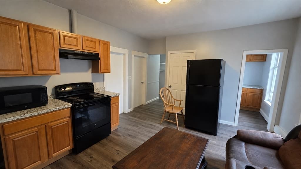 16 W Oberlin St, Worcester MA 01610 photo 3