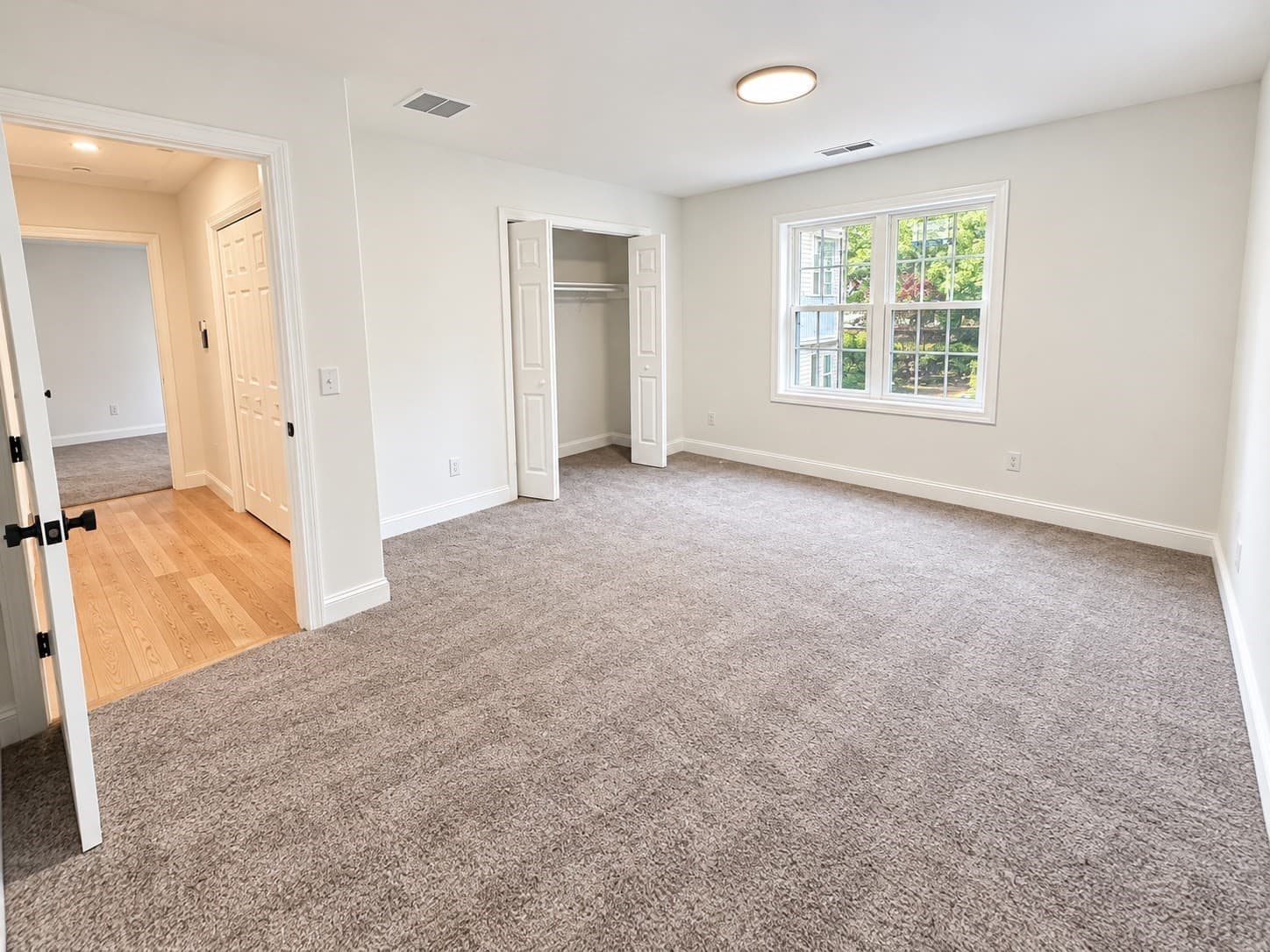 Condominium at 39 Lincoln Street # A, Webster MA 01570, photo 8 of 38
