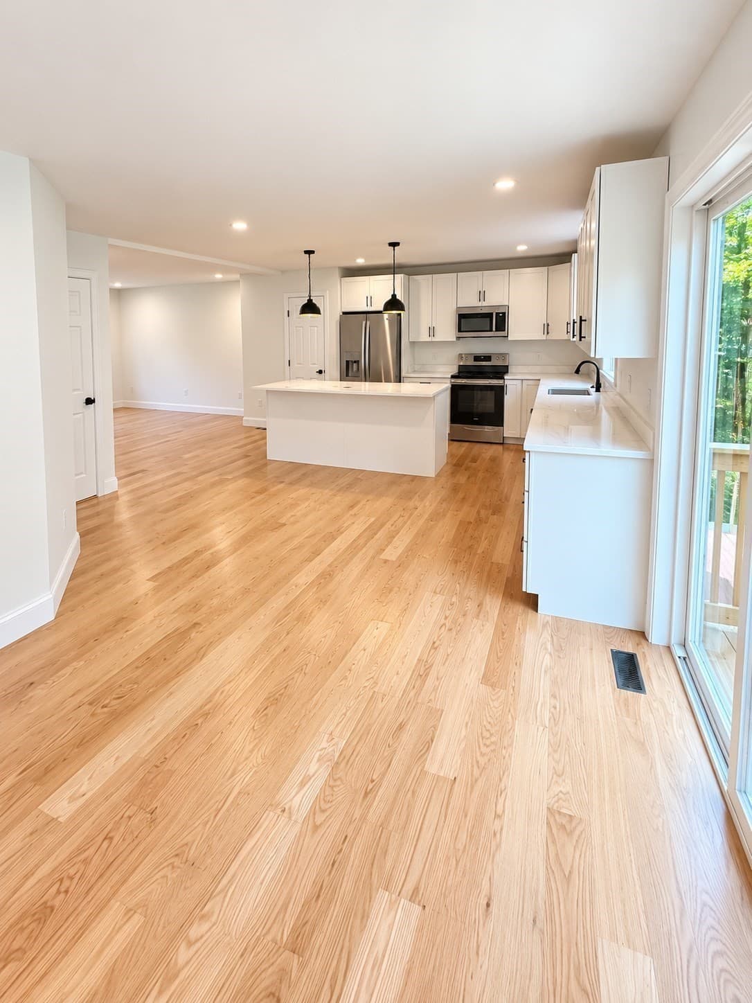 Condominium at 39 Lincoln Street # B, Webster MA 01570, photo 3 of 20
