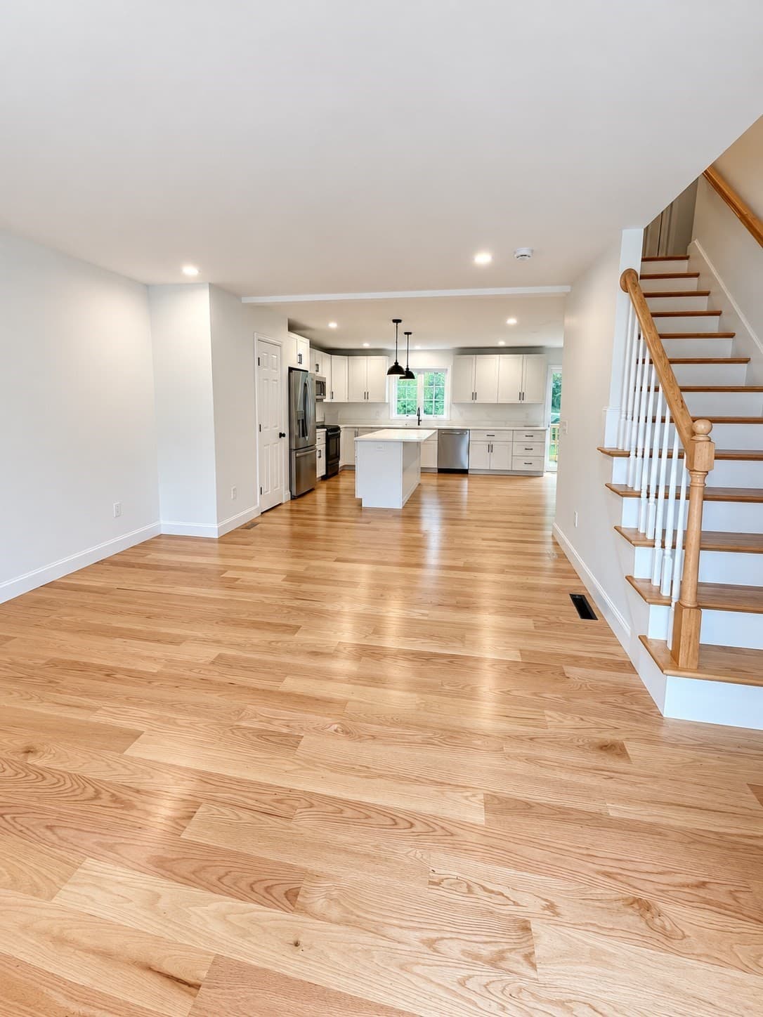 Condominium at 39 Lincoln Street # B, Webster MA 01570, photo 4 of 20