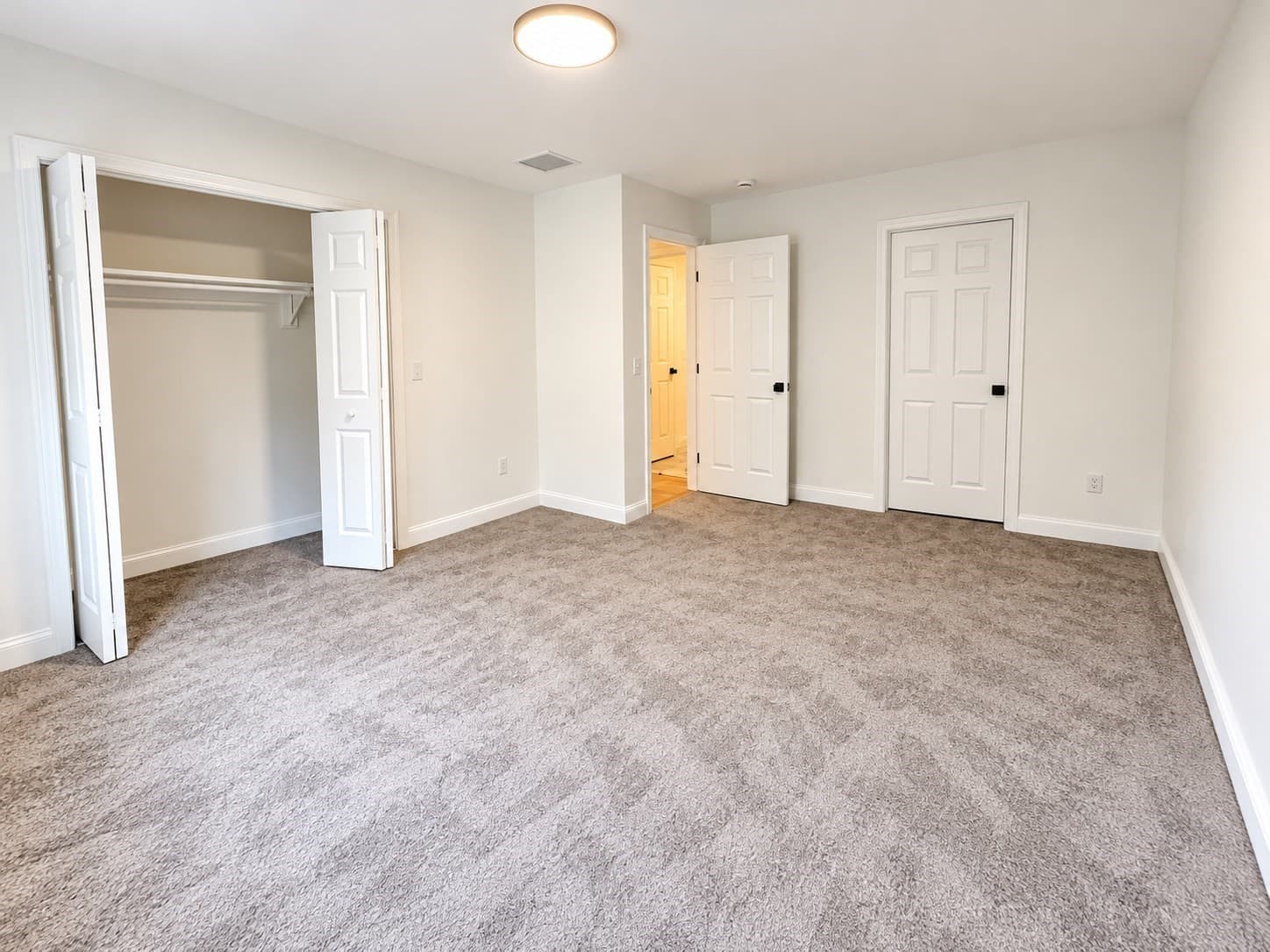 Condominium at 39 Lincoln Street # B, Webster MA 01570, photo 8 of 20