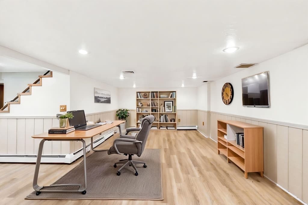 33 Quincy St, Holbrook MA 02343 photo 5