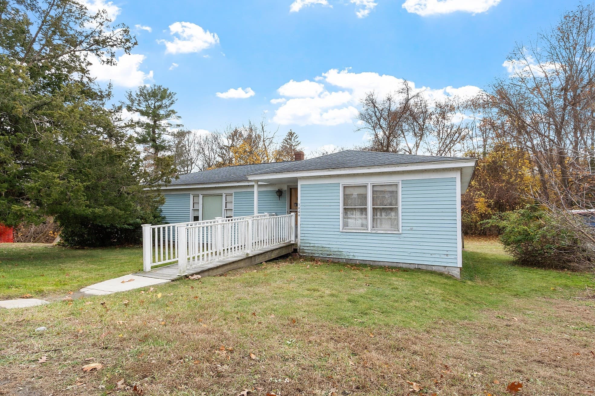 Single Family Residence at 1064 Lakeview Ave, Dracut MA 01826, photo 2 of 30