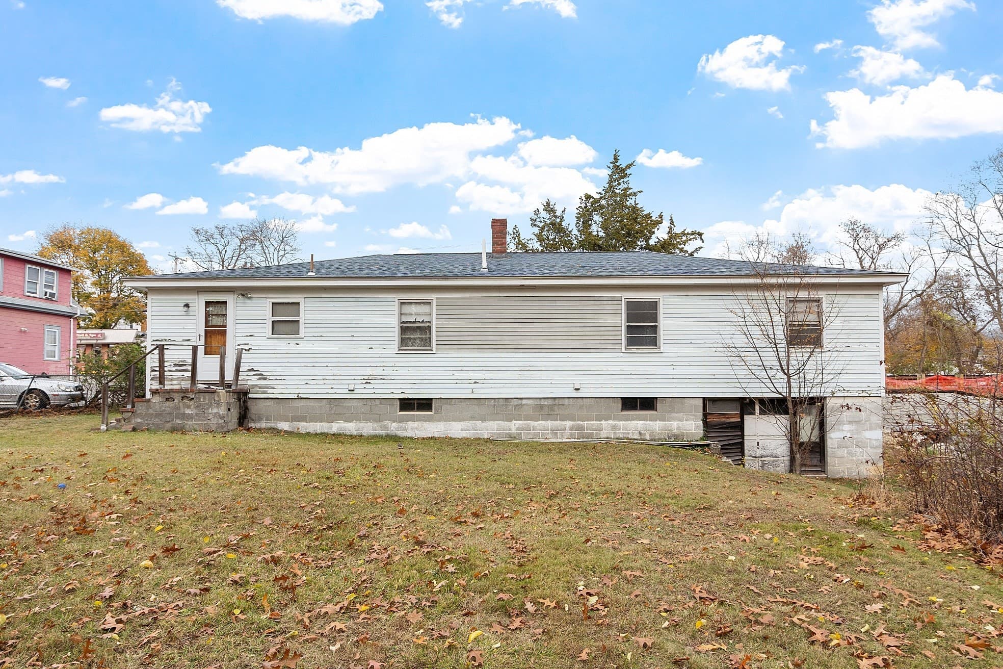 Single Family Residence at 1064 Lakeview Ave, Dracut MA 01826, photo 6 of 30