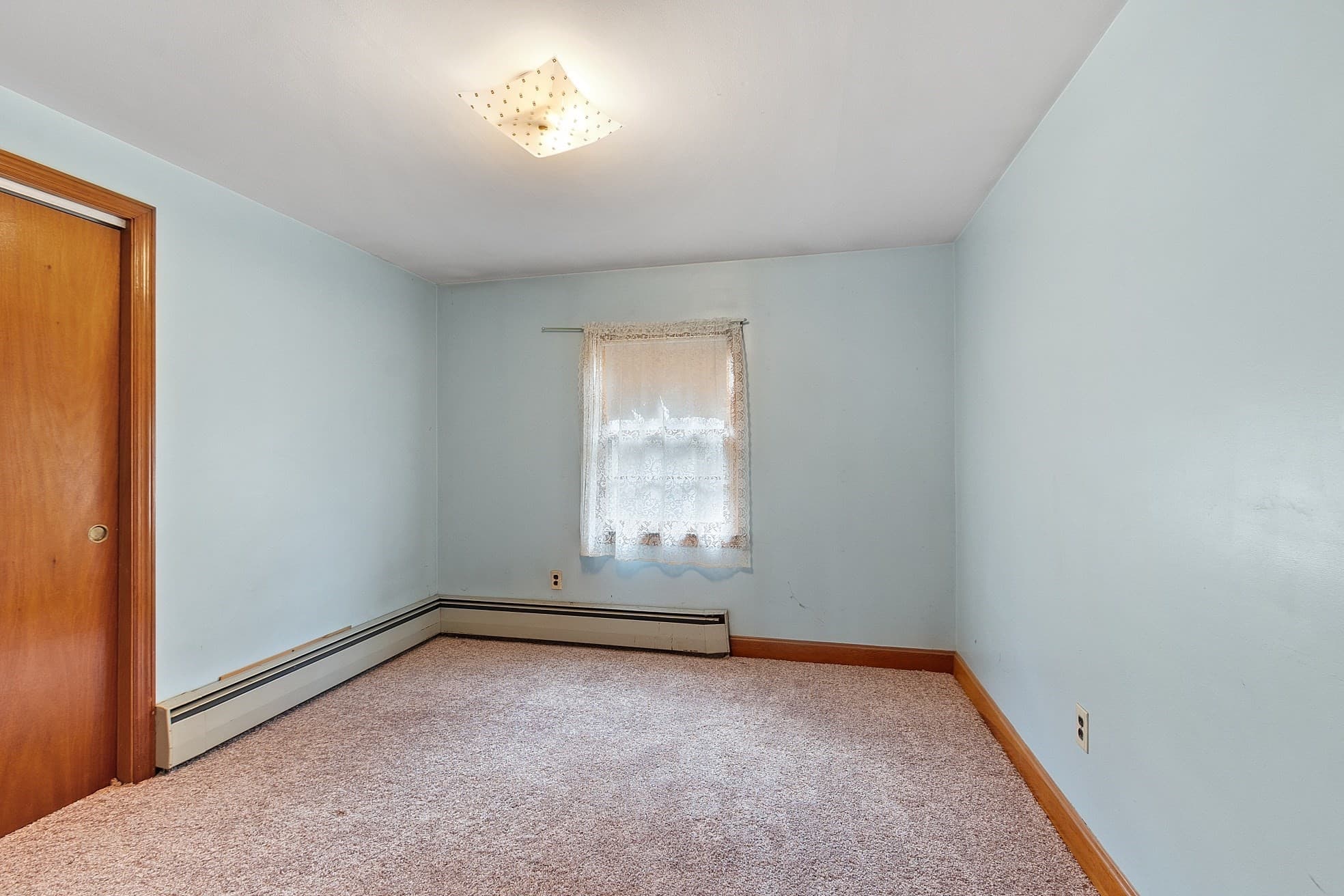Single Family Residence at 1064 Lakeview Ave, Dracut MA 01826, photo 17 of 30