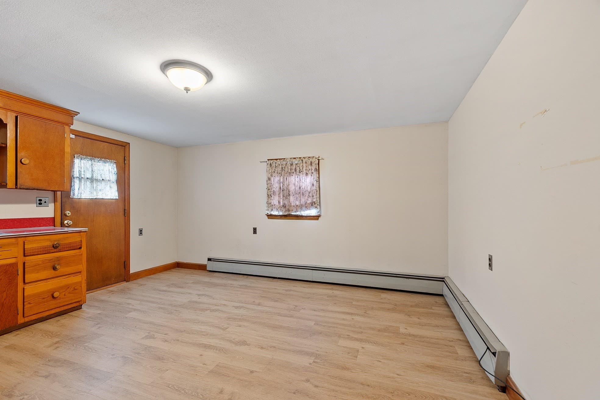 Single Family Residence at 1064 Lakeview Ave, Dracut MA 01826, photo 24 of 30