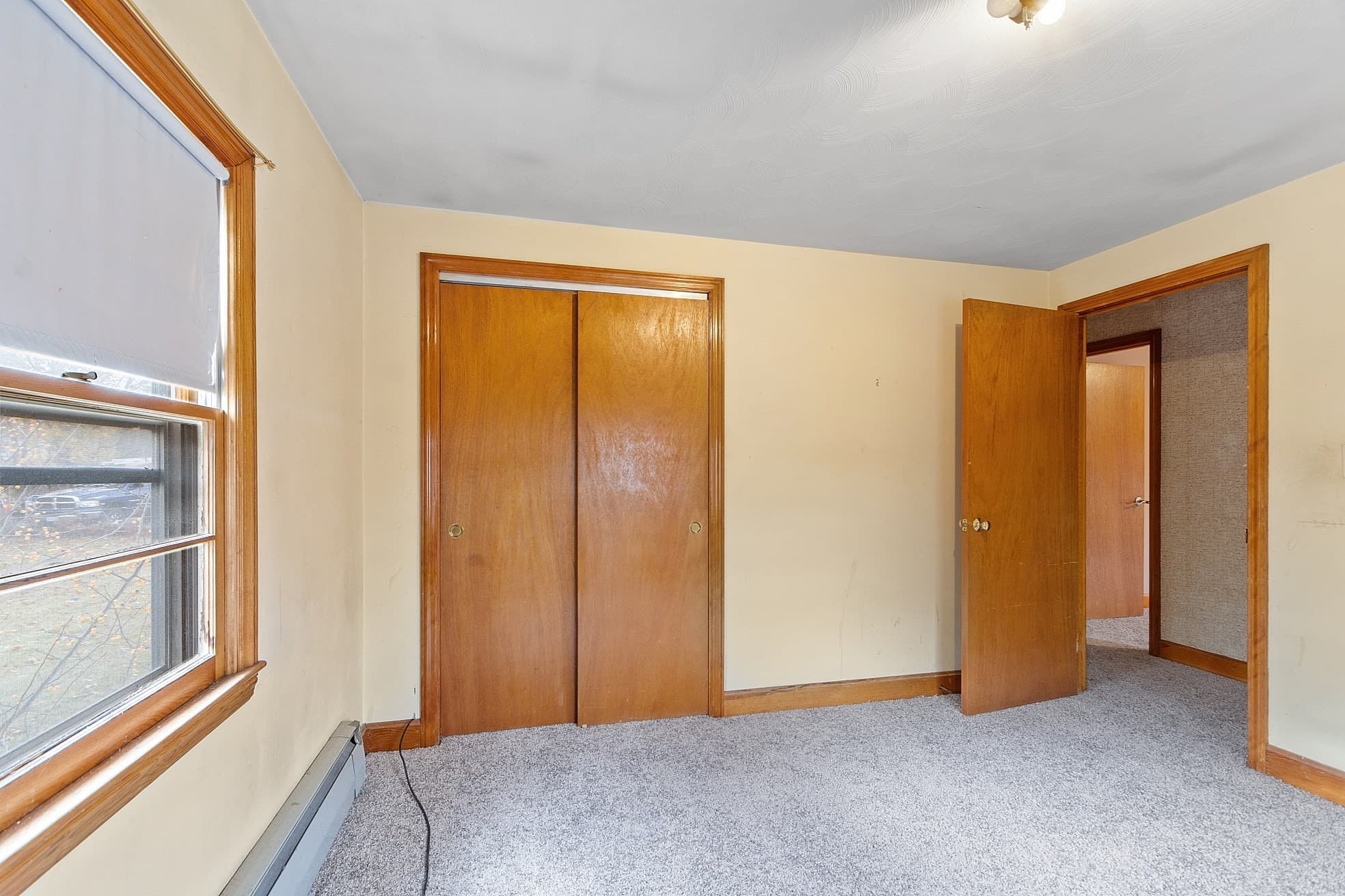Single Family Residence at 1064 Lakeview Ave, Dracut MA 01826, photo 11 of 30
