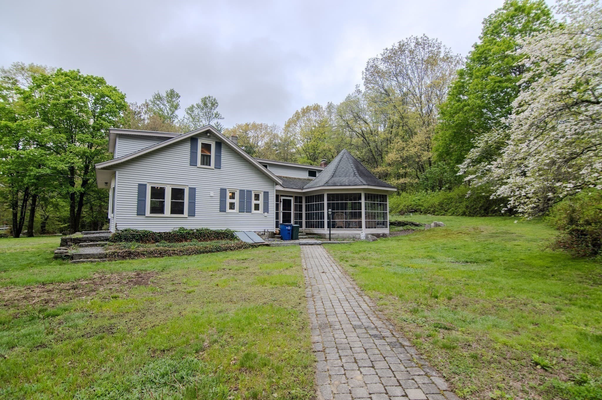 919 Chase Rd, Lunenburg MA 01462