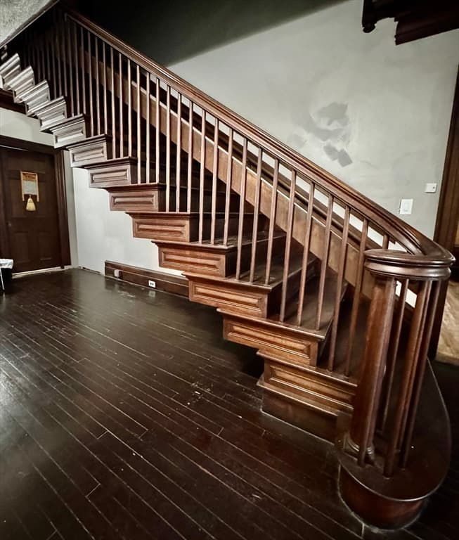 Single Family Residence at 54 Ridgewood Pl, Springfield MA 01103, Springfield, photo 6 of 10