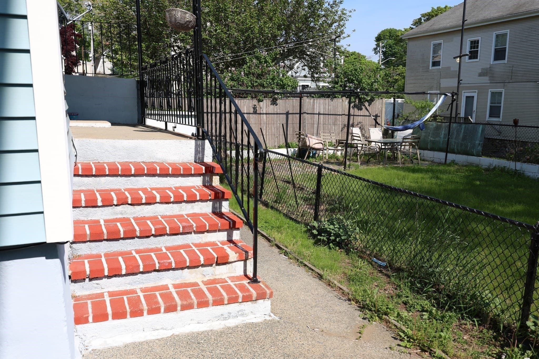 4 Family at 392-394 Shaw St, New Bedford MA 02745, New Bedford, photo 6 of 27