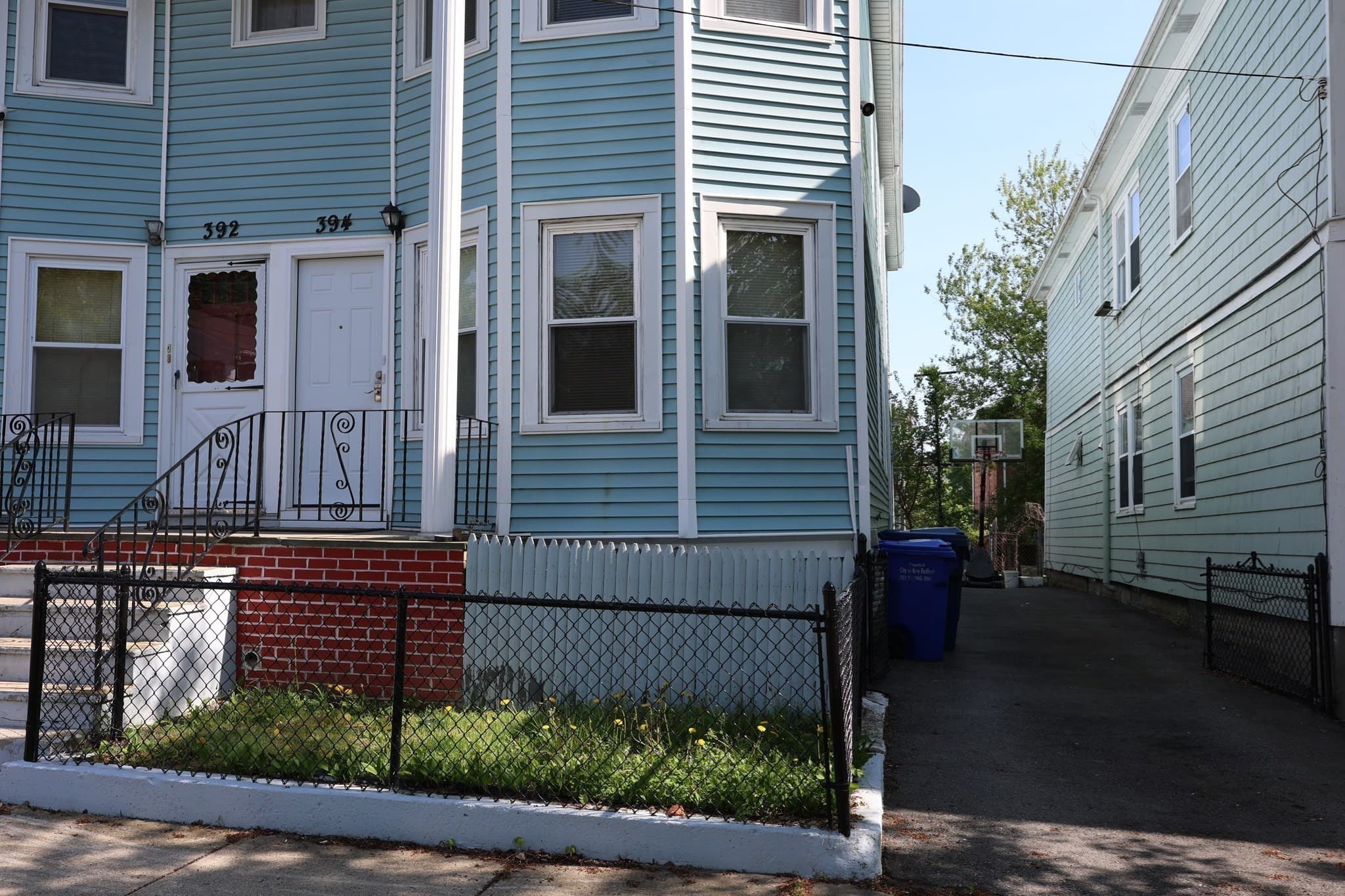 4 Family at 392-394 Shaw St, New Bedford MA 02745, New Bedford, photo 3 of 27