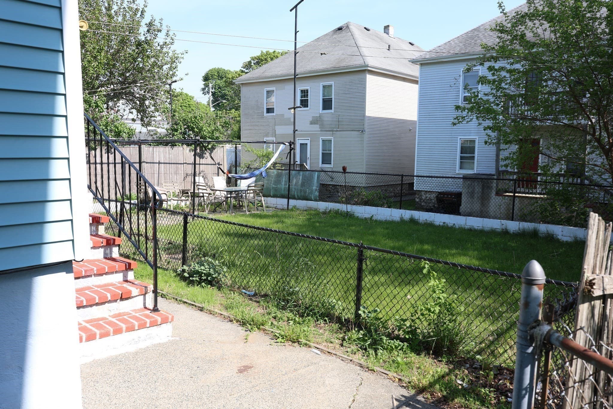 4 Family at 392-394 Shaw St, New Bedford MA 02745, New Bedford, photo 5 of 27