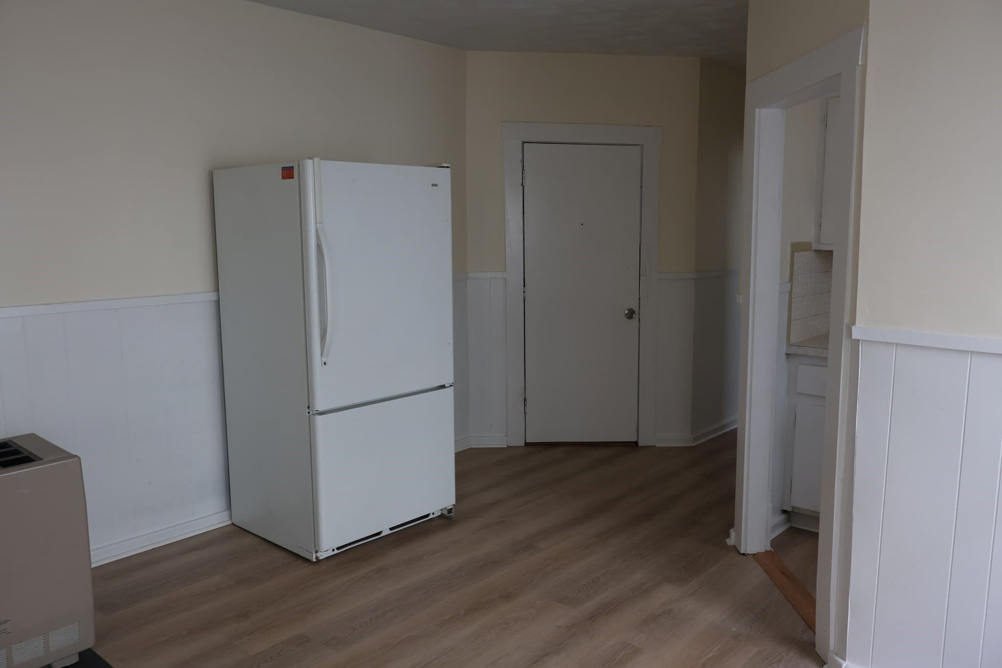 4 Family at 392-394 Shaw St, New Bedford MA 02745, New Bedford, photo 10 of 27