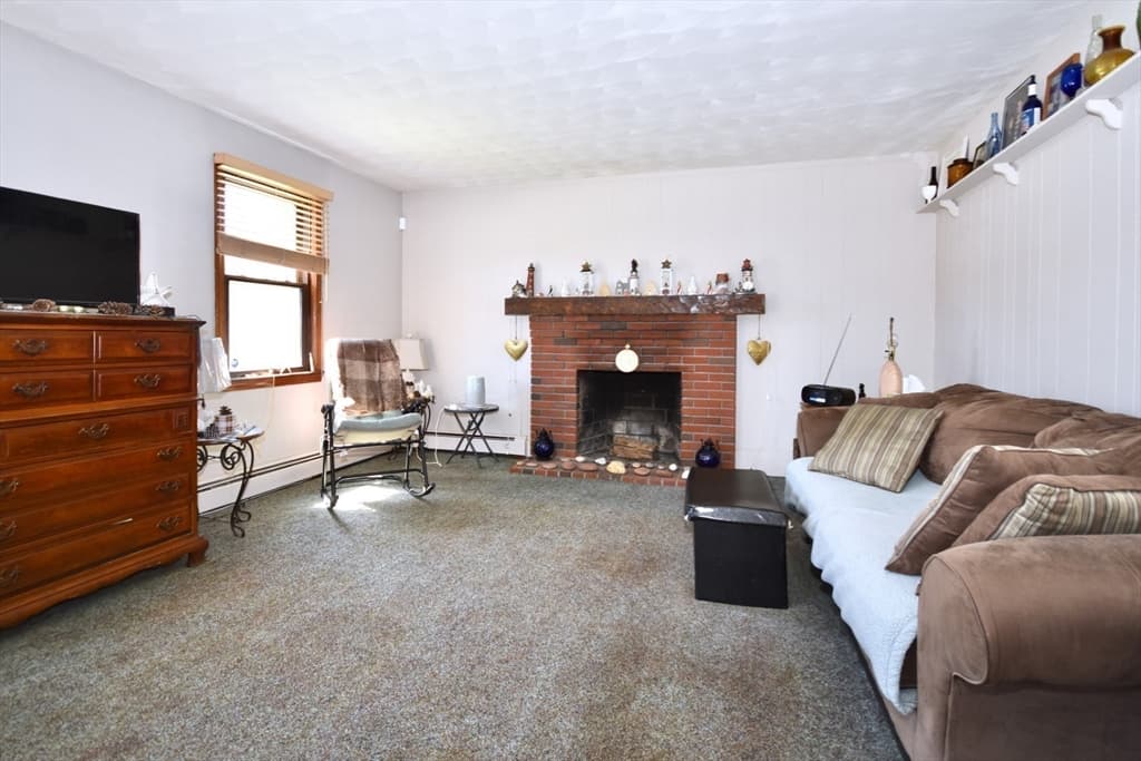Single Family Residence at 33 Terry Drive, Dartmouth MA 02748, photo 6 of 19