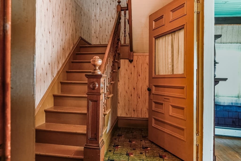 3 Family at 195 Brownell Street, Fall River MA 02720, photo 13 of 36