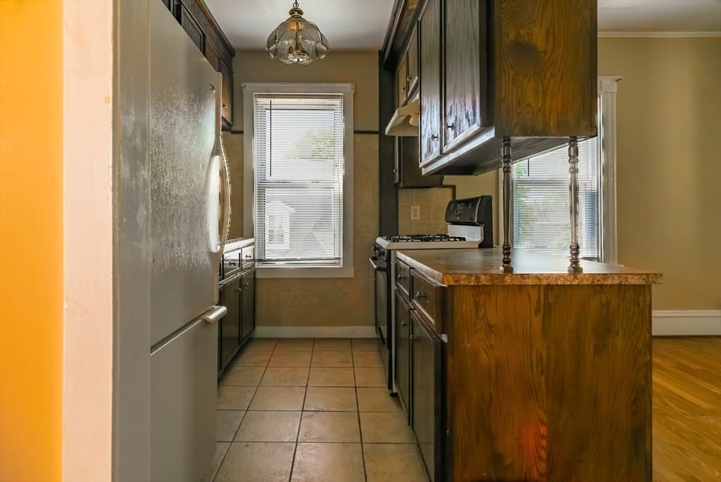 3 Family at 195 Brownell Street, Fall River MA 02720, photo 18 of 36