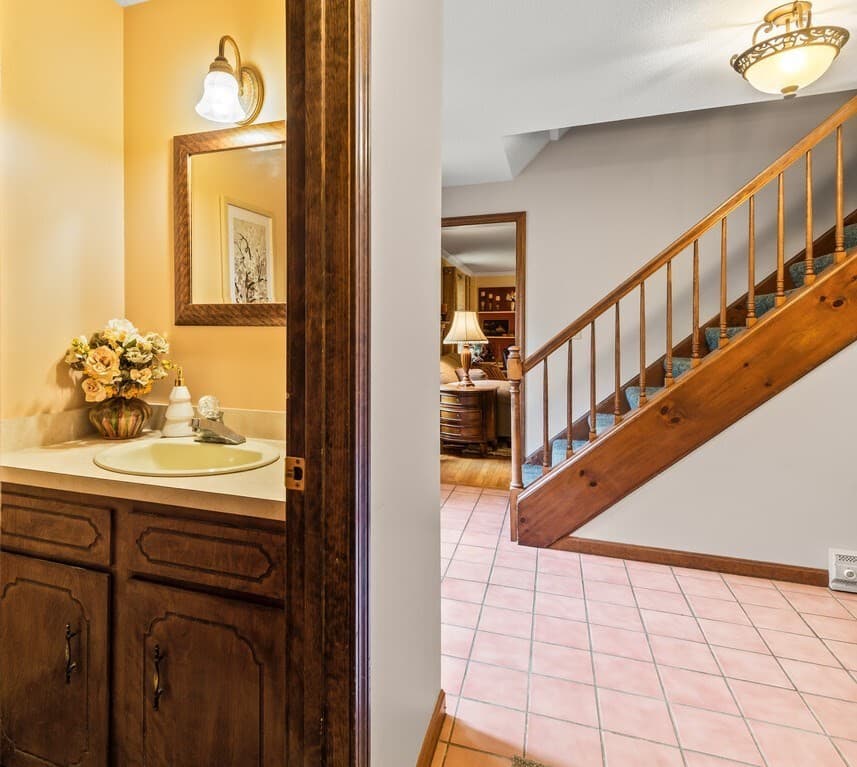 Single Family Residence at 3 Oakwood Dr, Webster MA 01570, Webster, photo 28 of 39