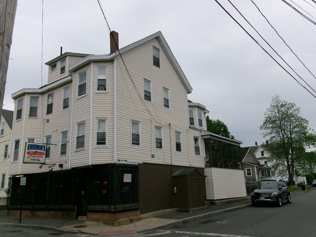 4 Family at 38 Adams Street, Taunton MA 02780, Taunton, photo 2 of 9